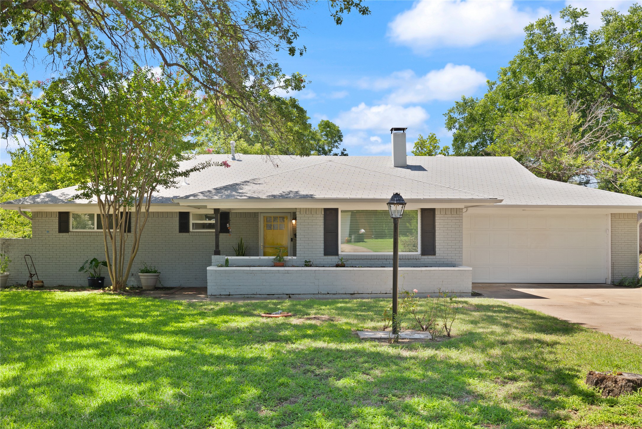 8021 Northbrook Drive