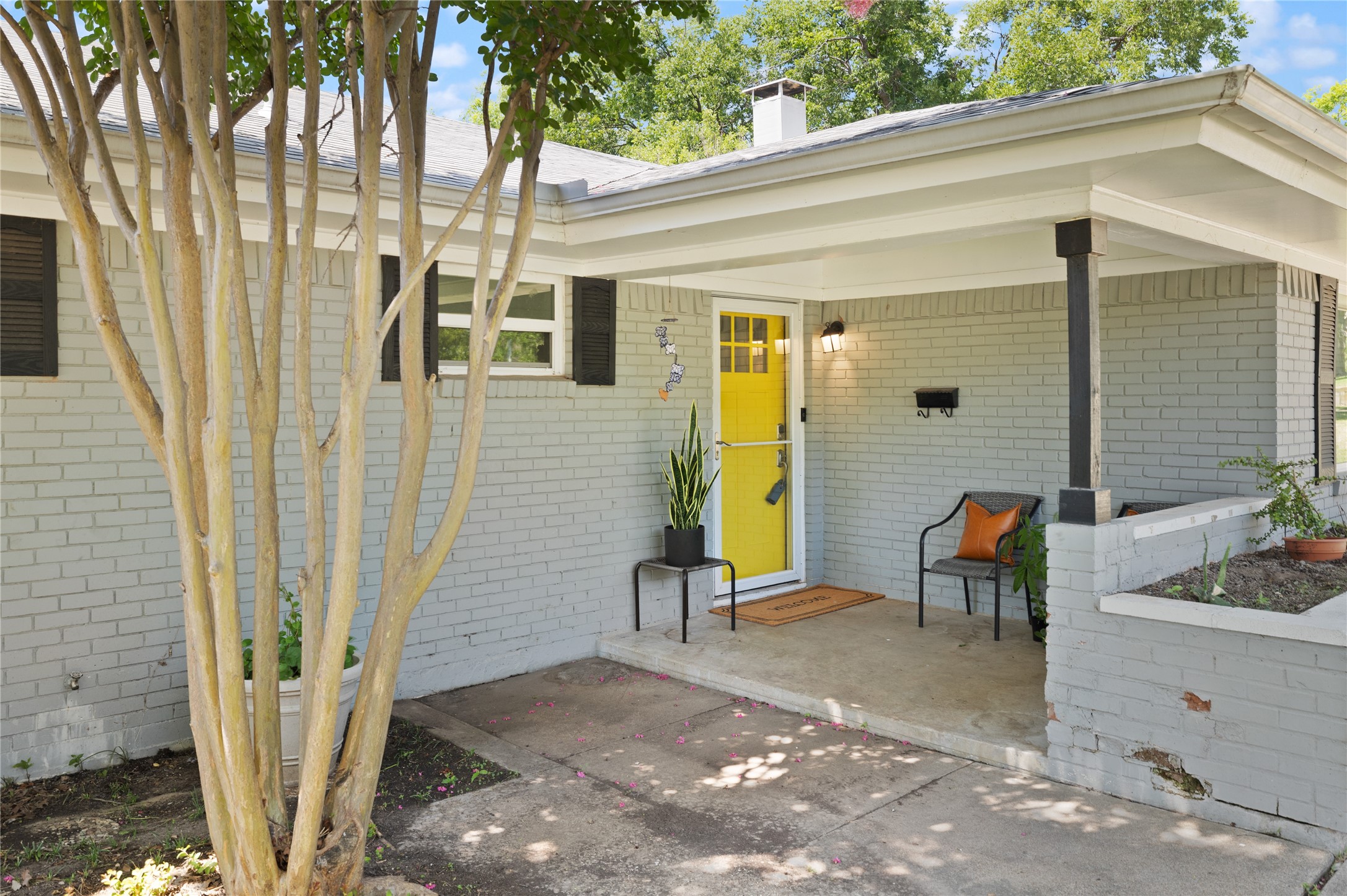 8021 Northbrook Drive