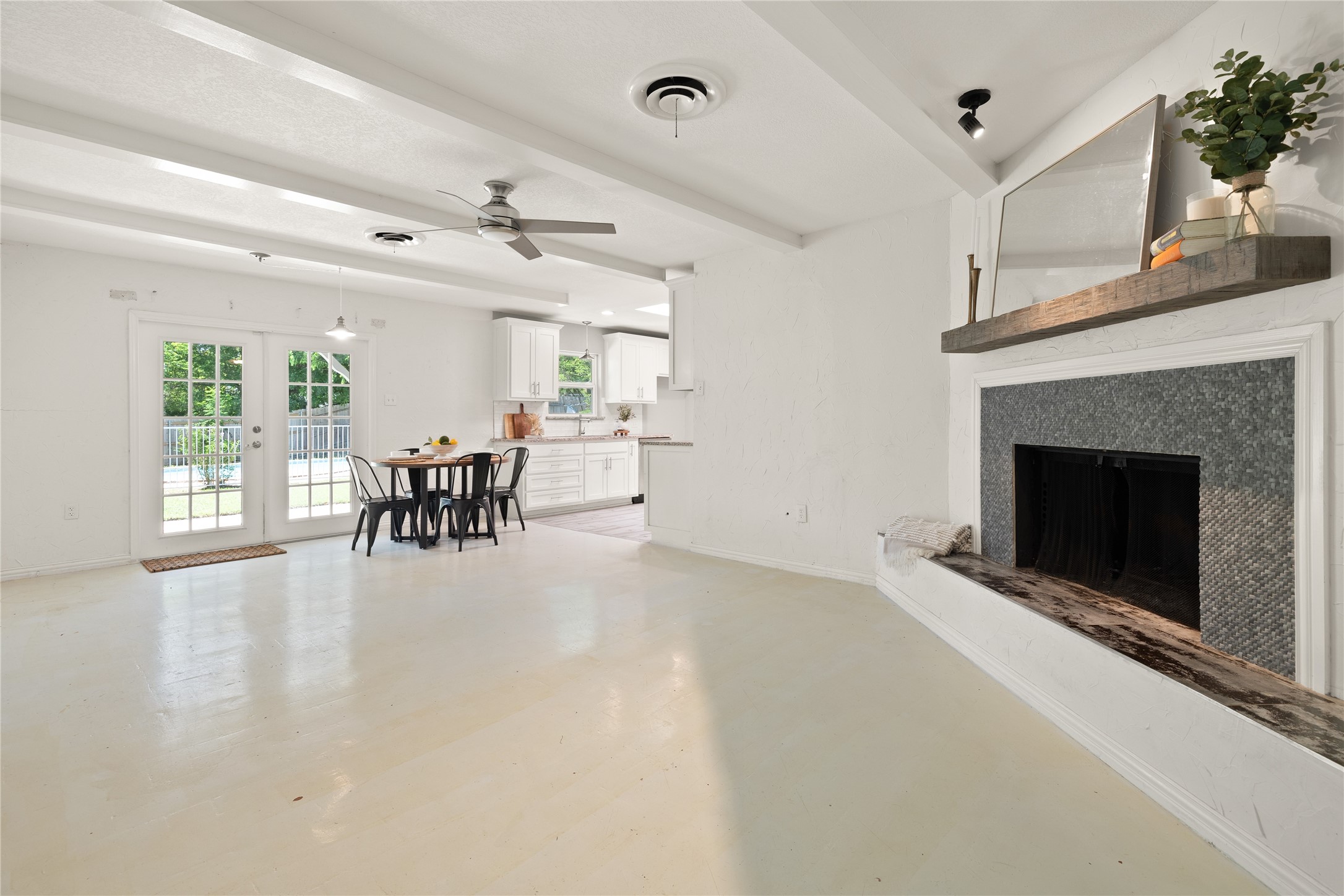 8021 Northbrook Drive