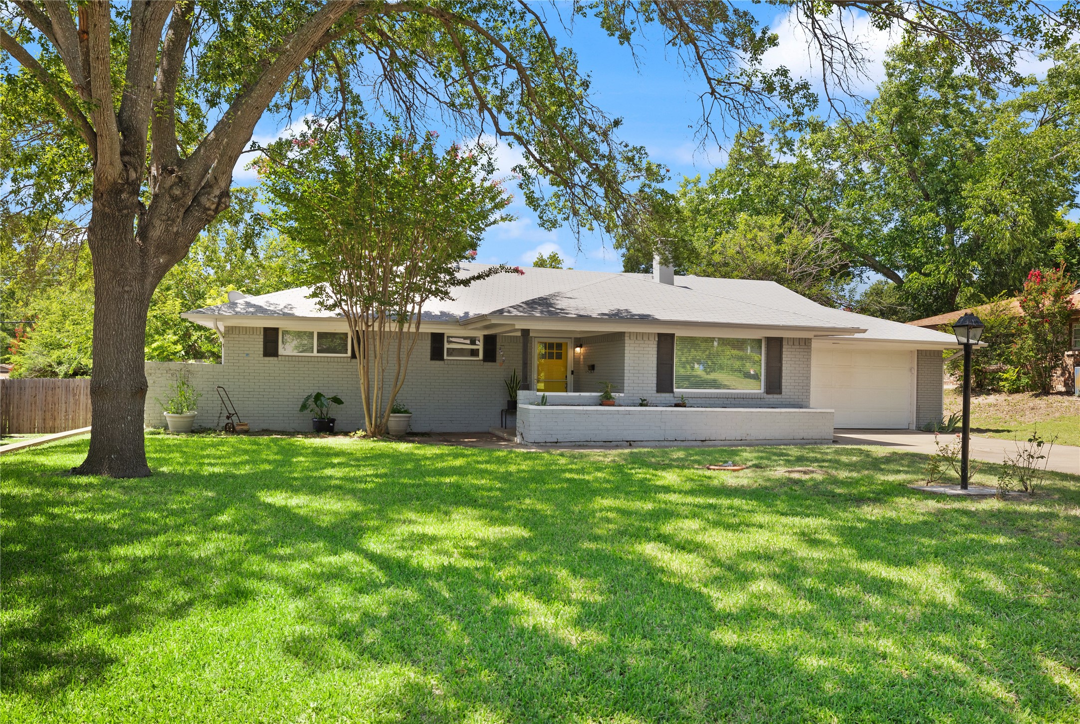 8021 Northbrook Drive