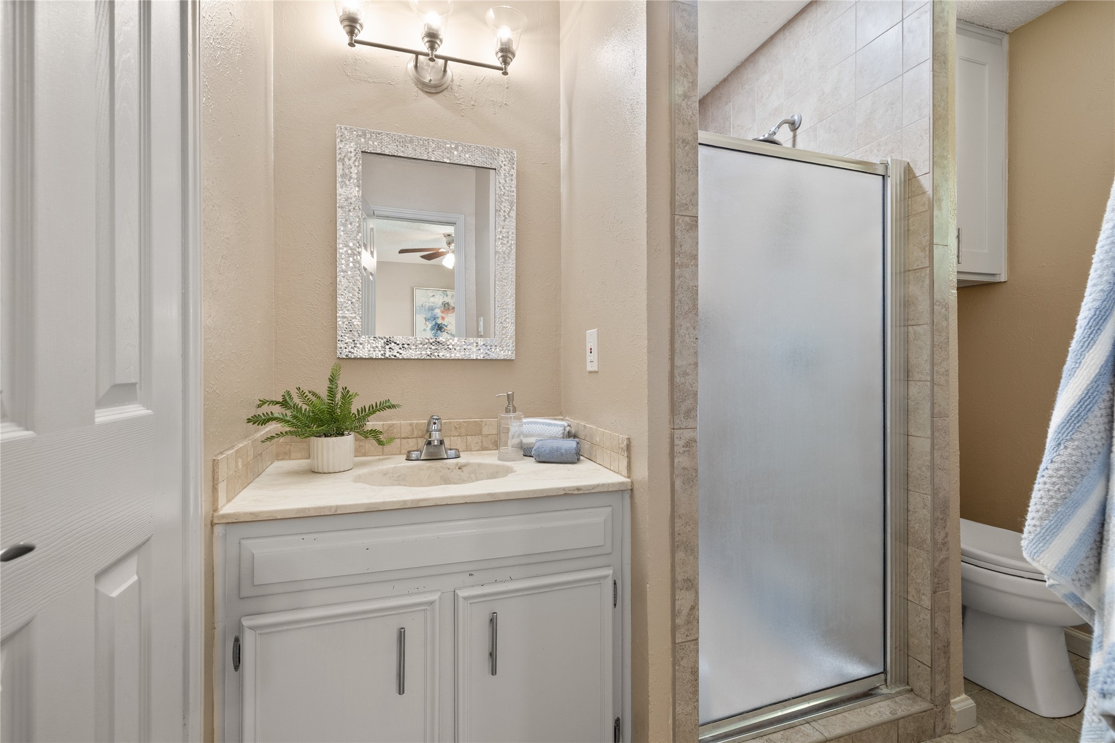 5507 Pineridge Drive