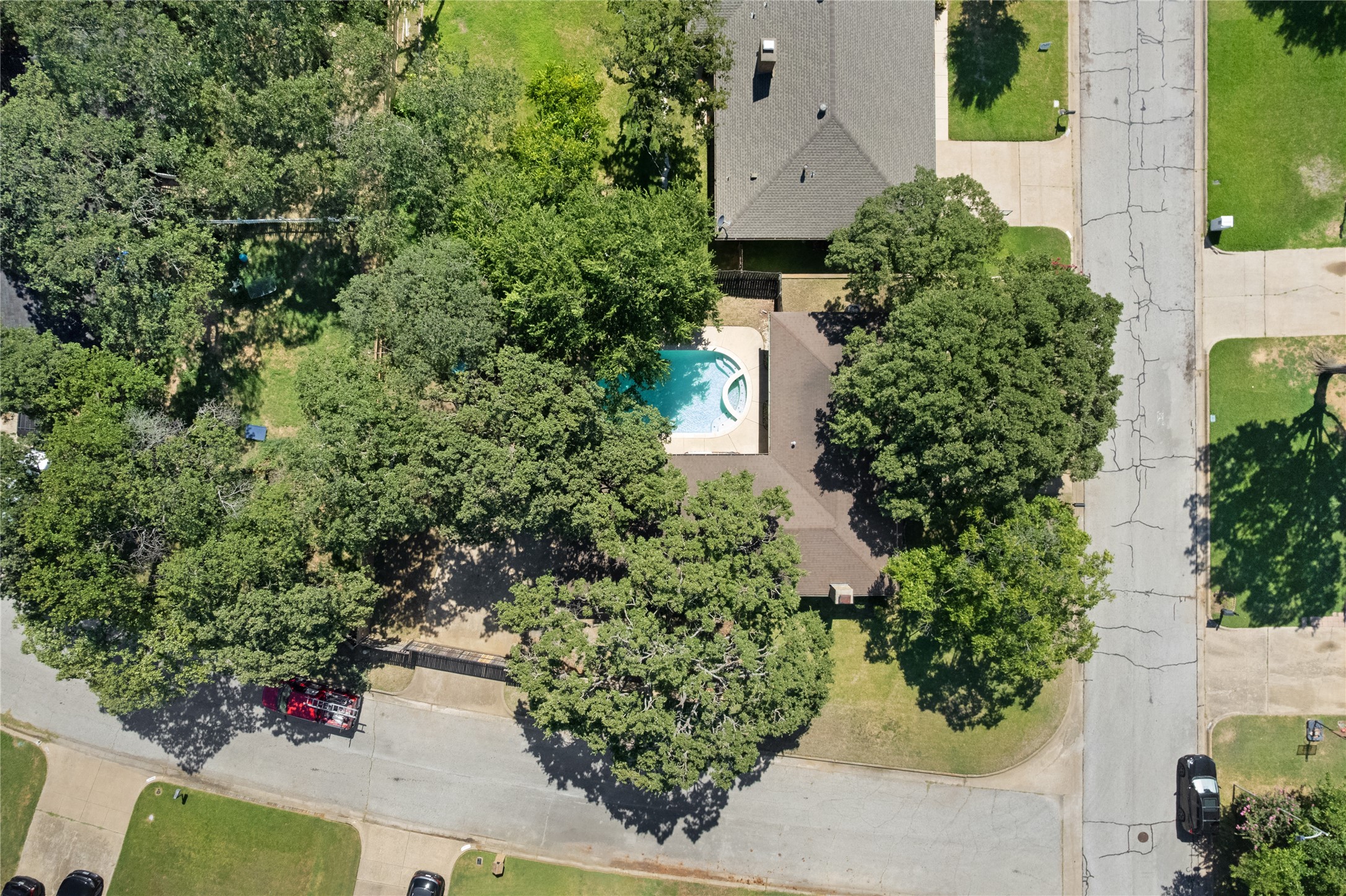 5507 Pineridge Drive