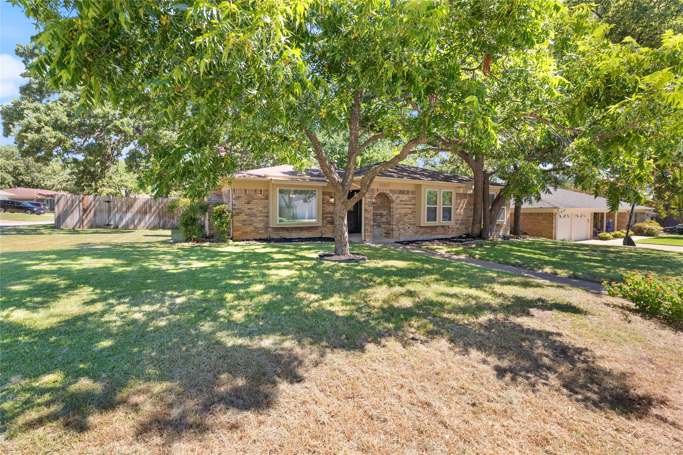 5507 Pineridge Drive