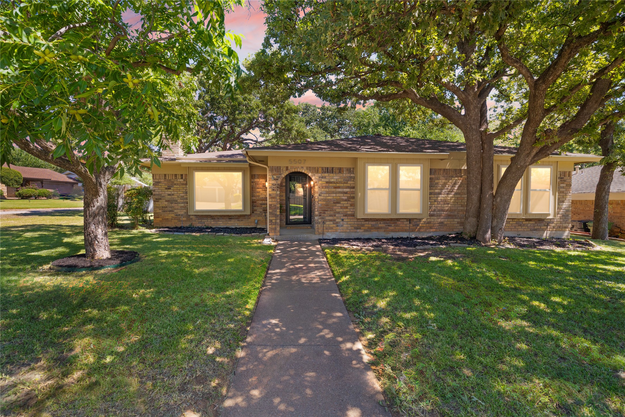 5507 Pineridge Drive