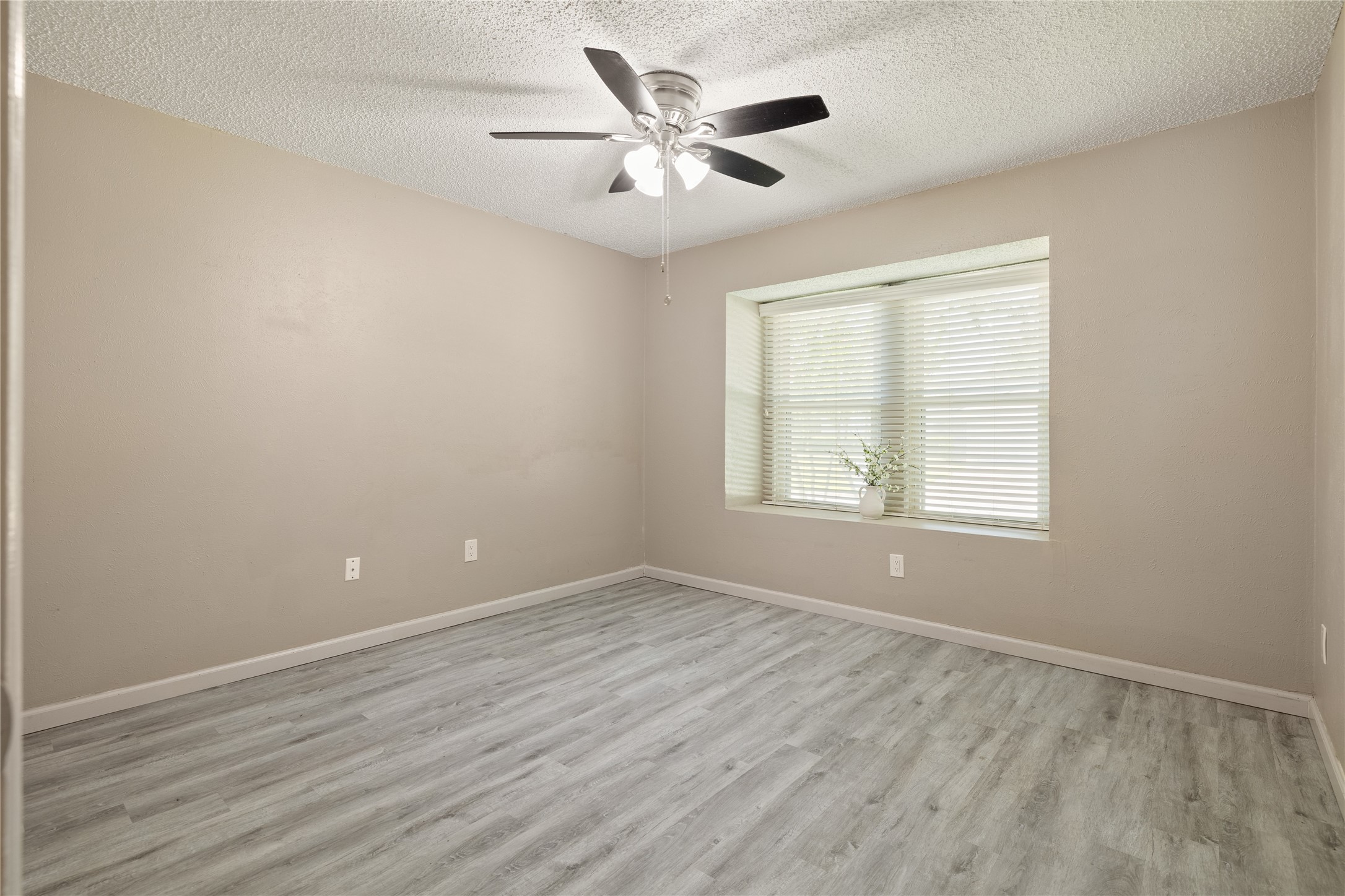 5507 Pineridge Drive