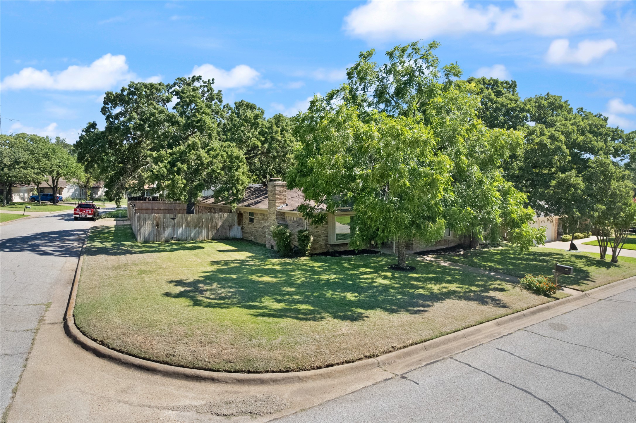 5507 Pineridge Drive