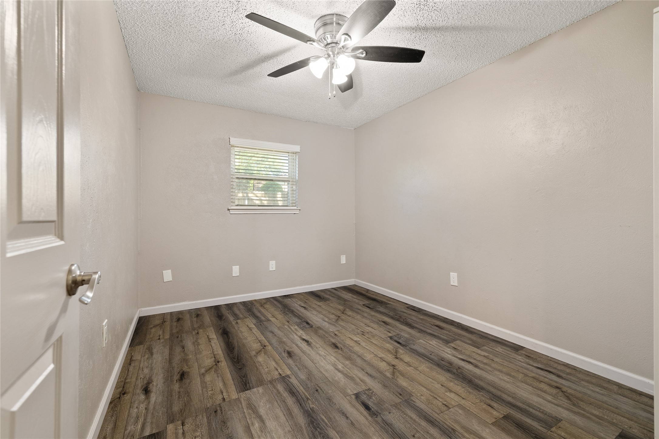 5507 Pineridge Drive