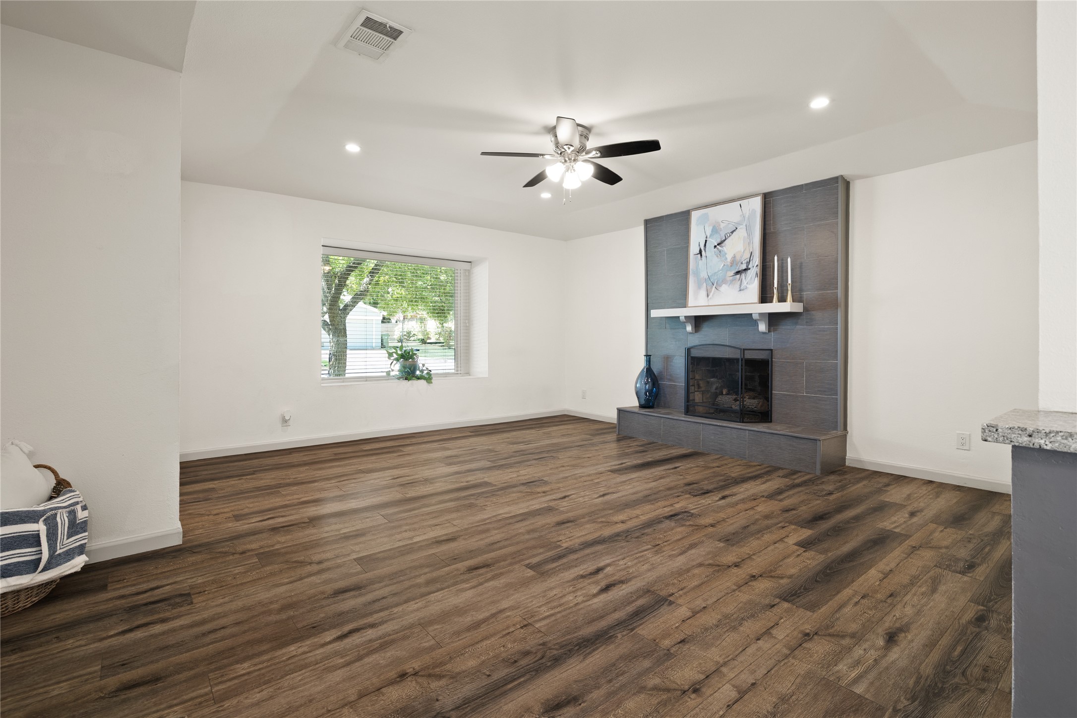 5507 Pineridge Drive