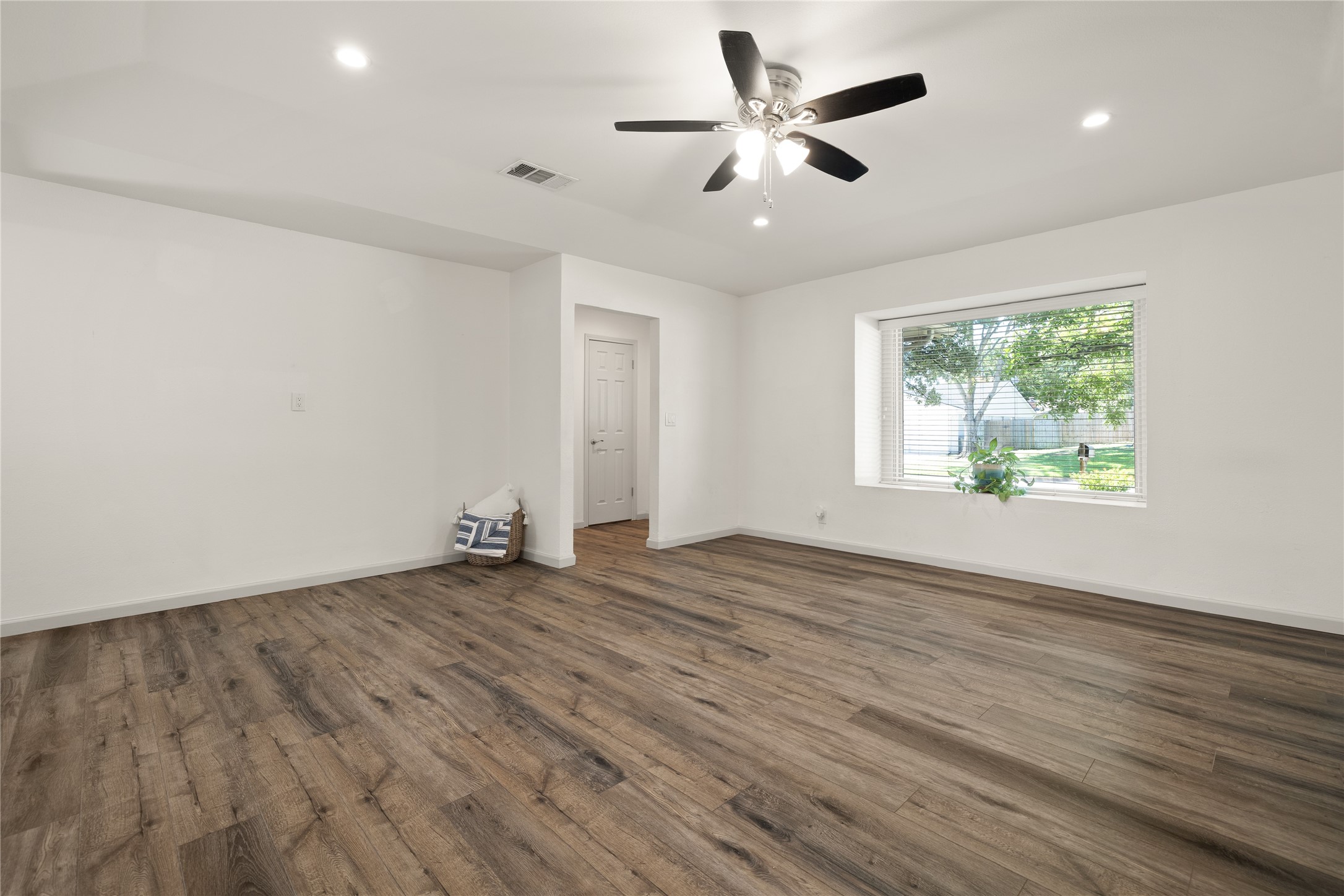 5507 Pineridge Drive