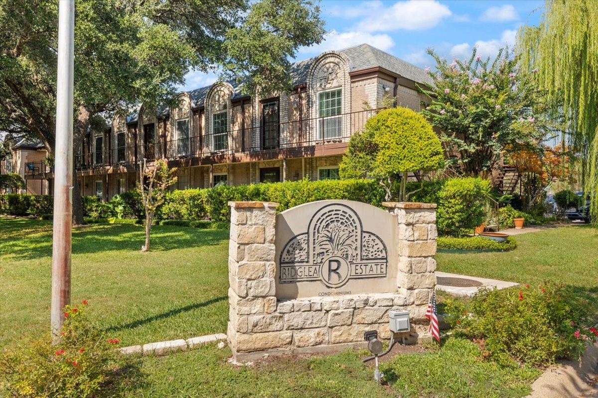 4100 Ridglea Country Club Drive 1401
