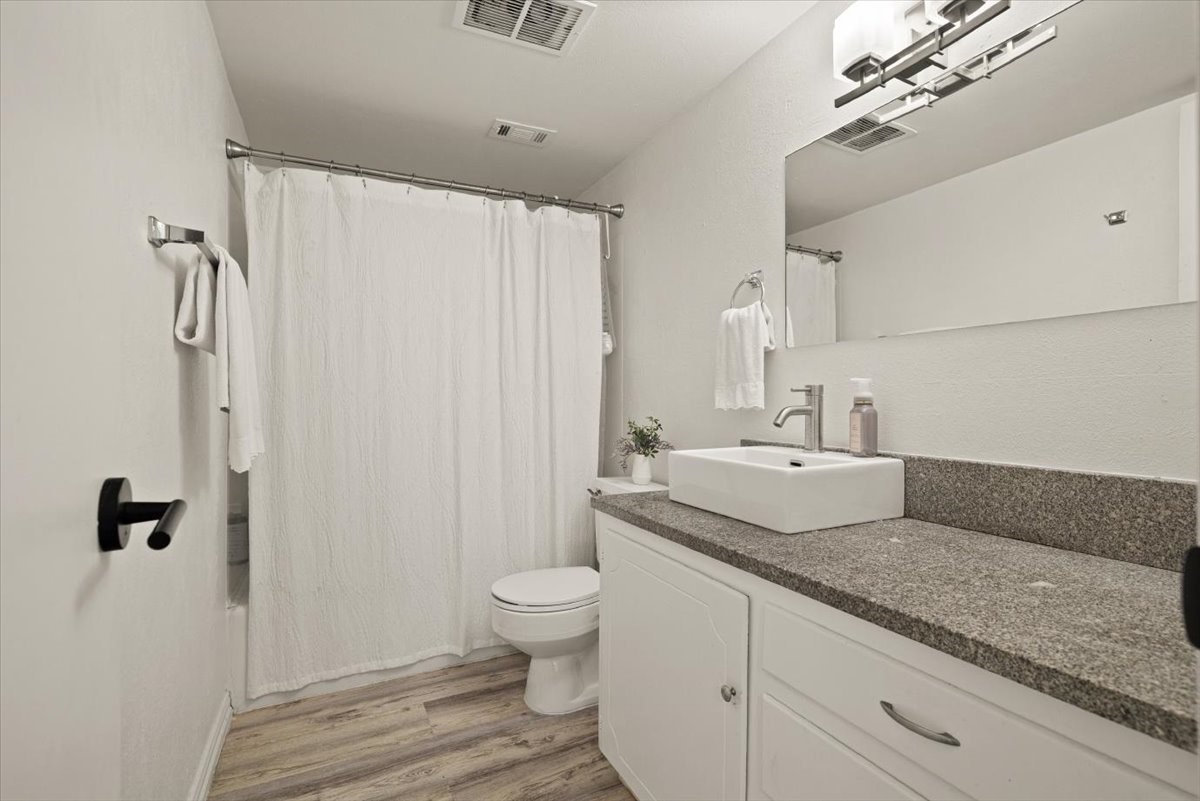 4100 Ridglea Country Club Drive 1401