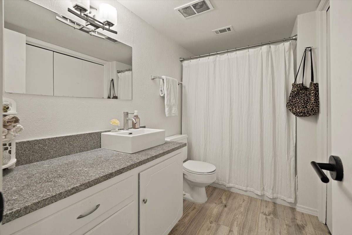 4100 Ridglea Country Club Drive 1401