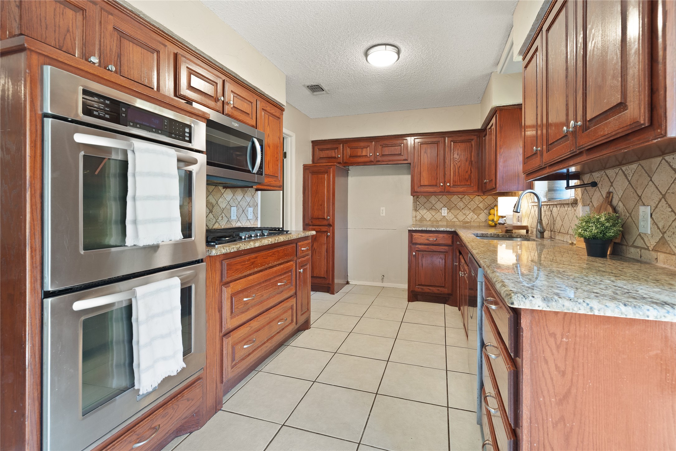 5700 Stage Line Court