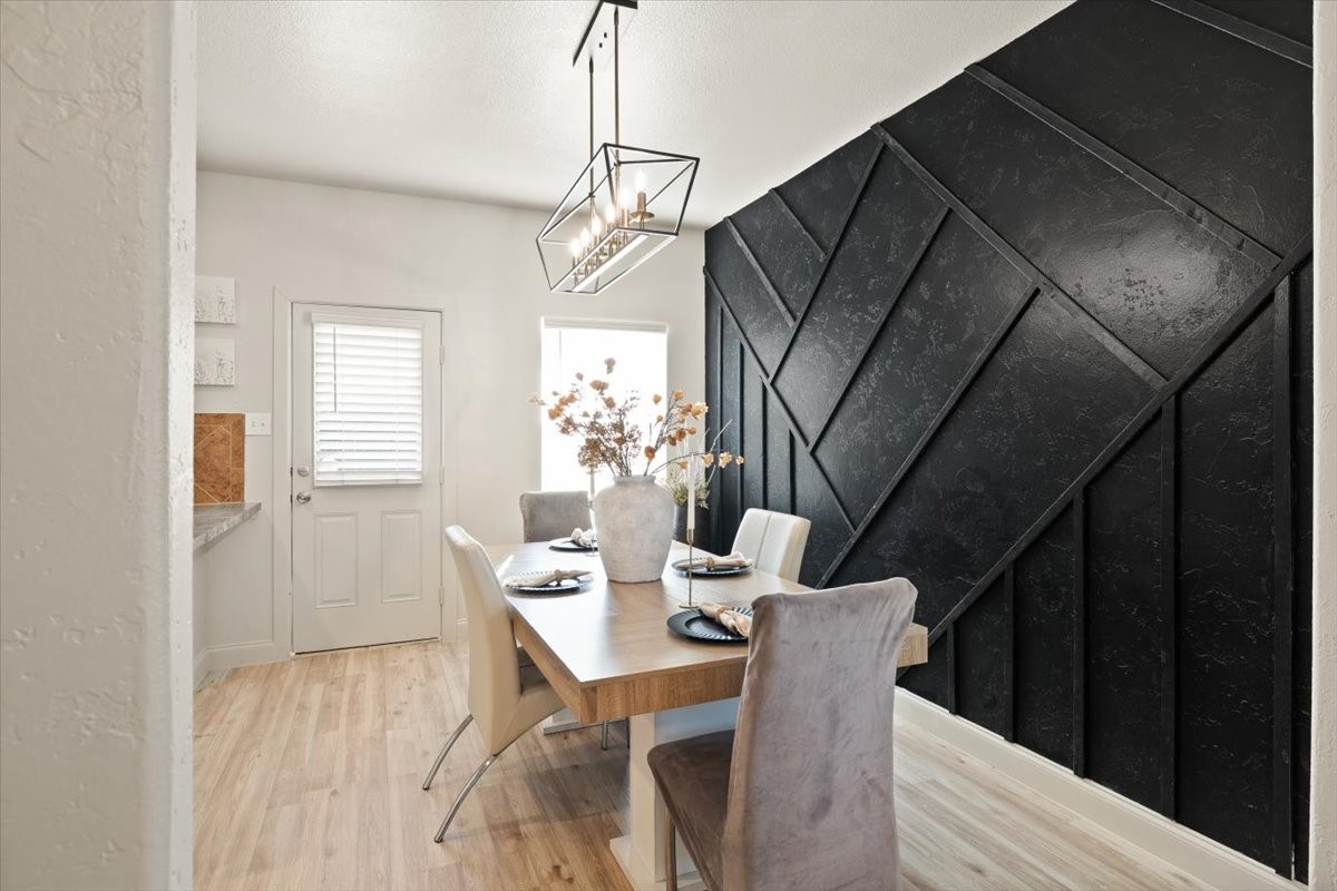 1612 Kings Glen Lane