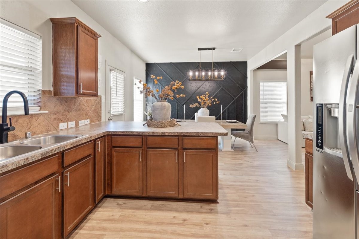 1612 Kings Glen Lane