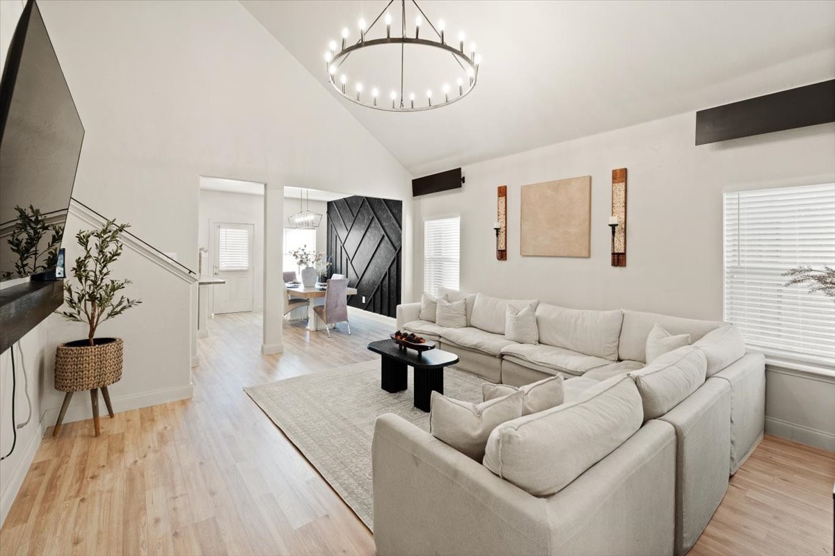 1612 Kings Glen Lane