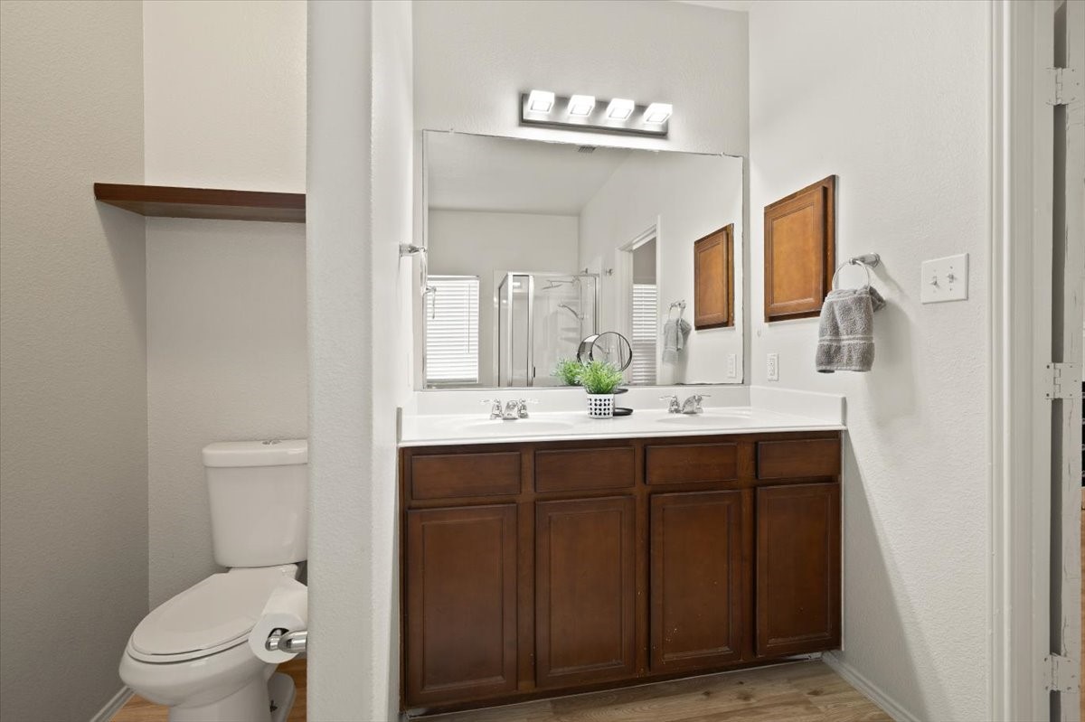 1612 Kings Glen Lane