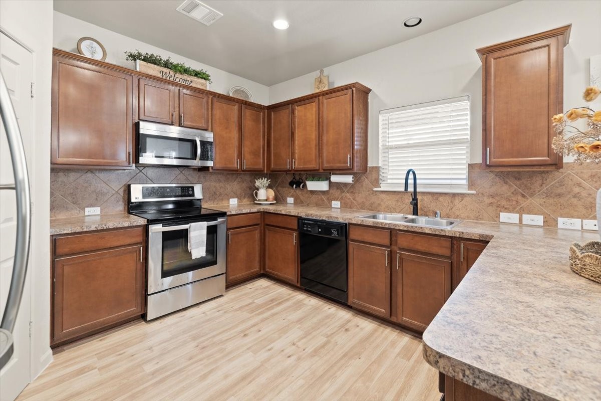 1612 Kings Glen Lane