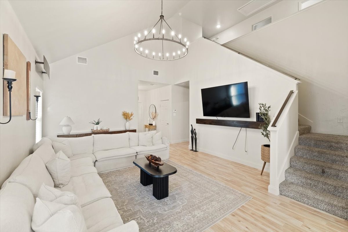 1612 Kings Glen Lane