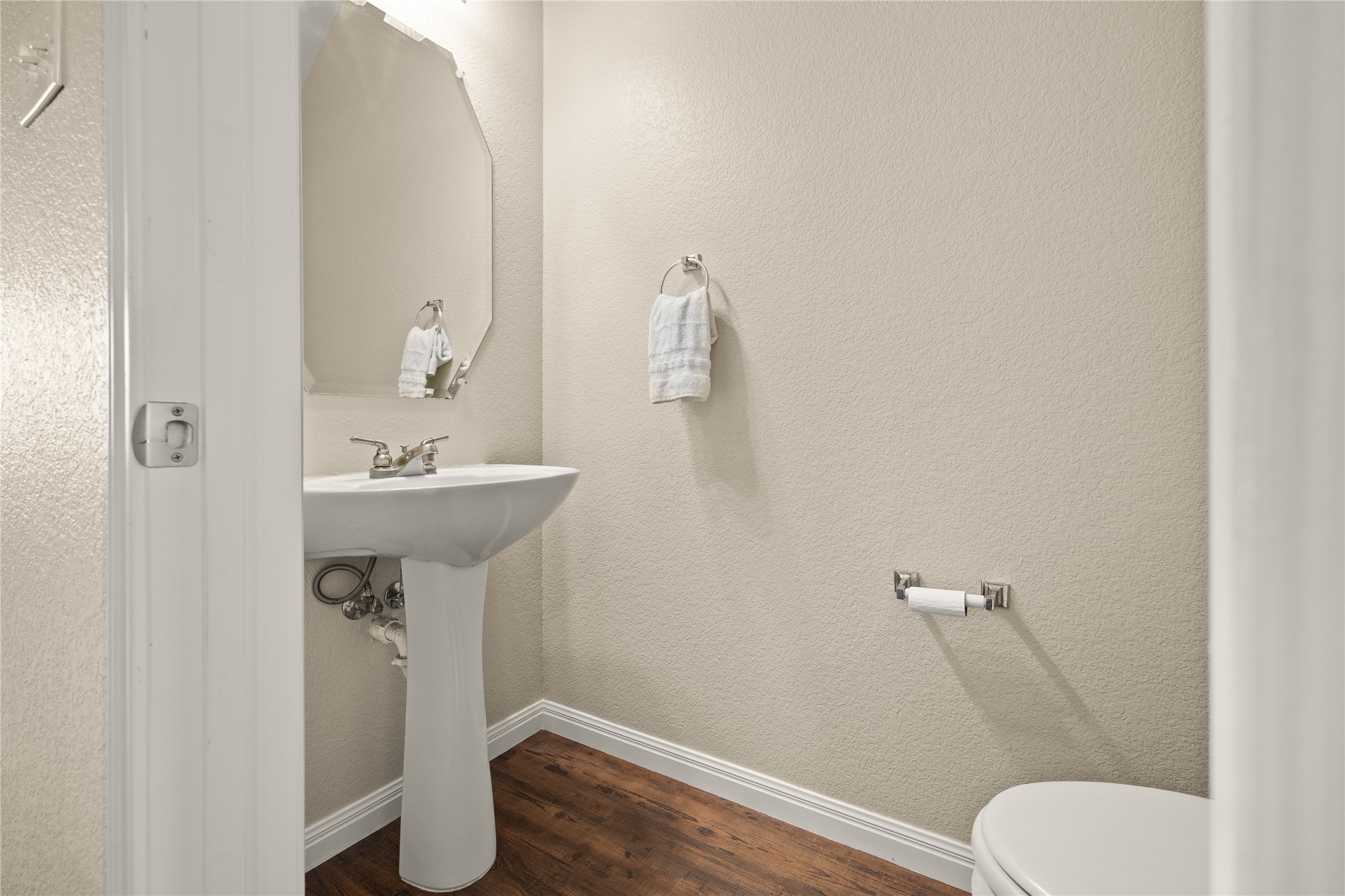 3913 Long Hollow Road