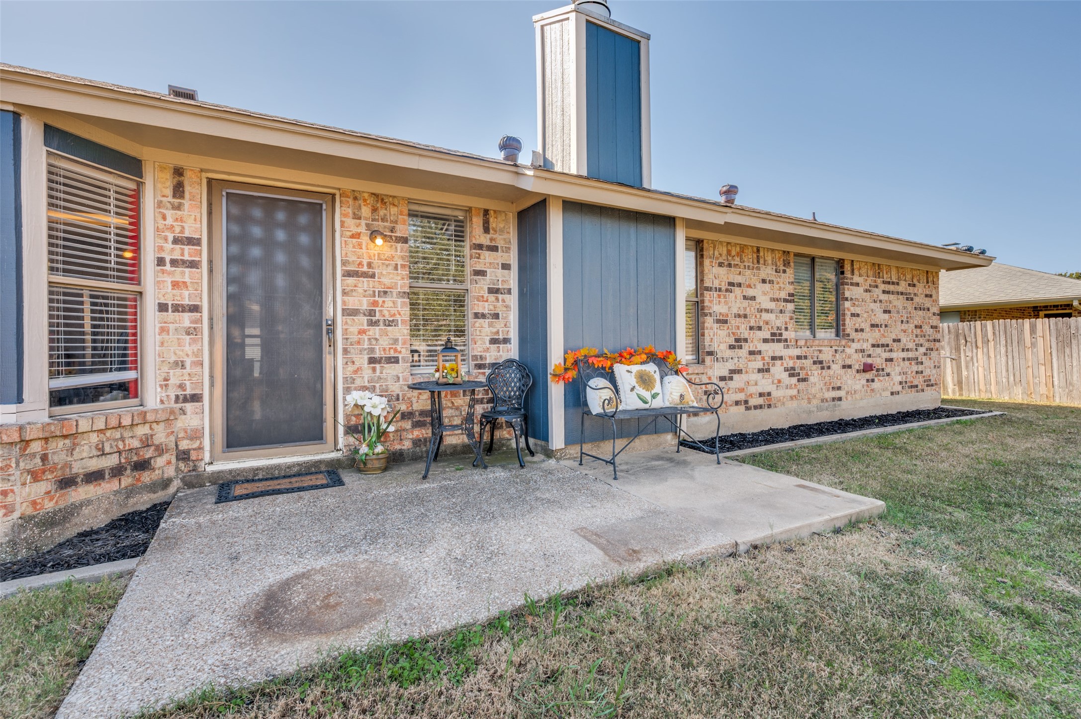 2411 Palo Alto Drive