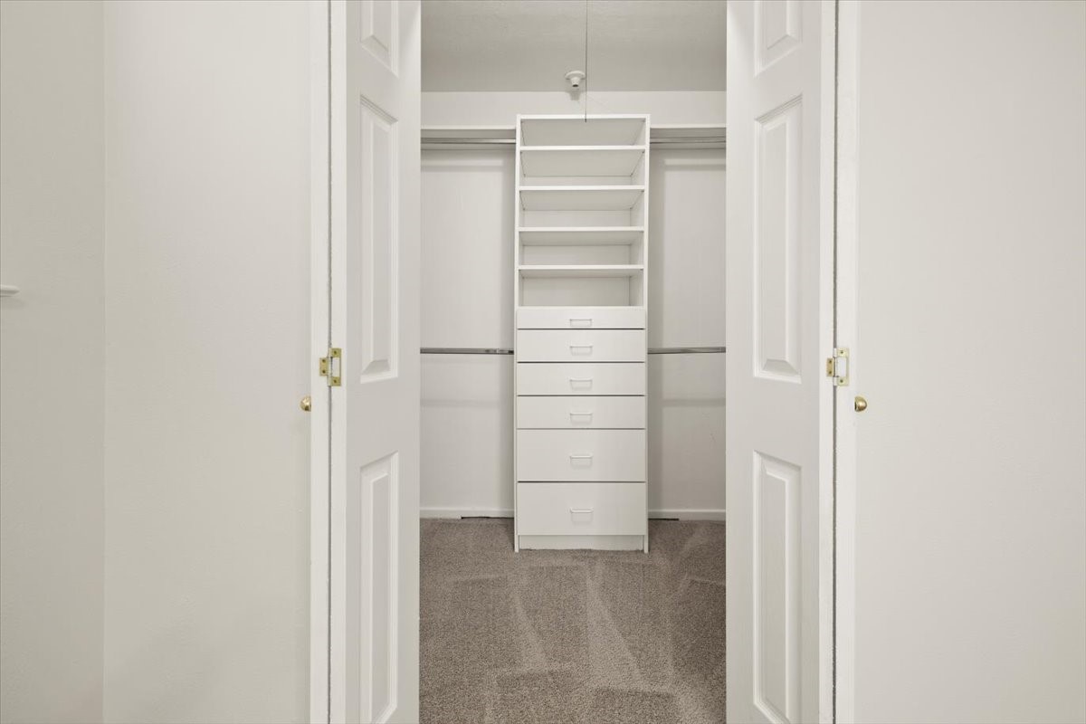 4013 Golden Oaks Drive