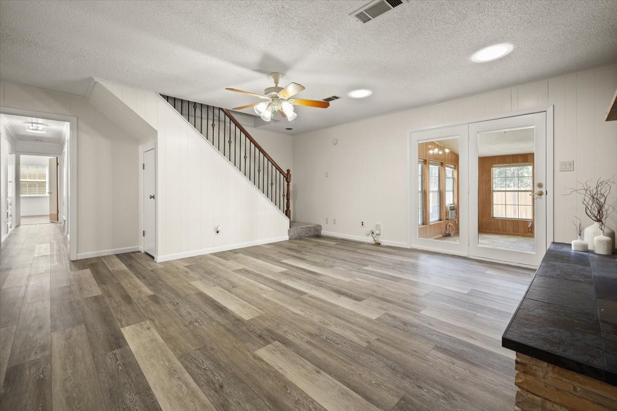 4013 Golden Oaks Drive