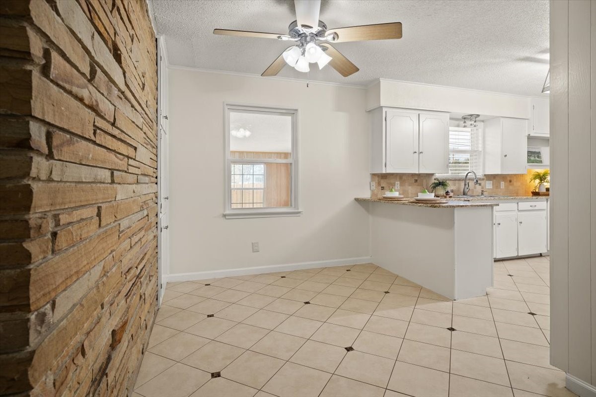 4013 Golden Oaks Drive