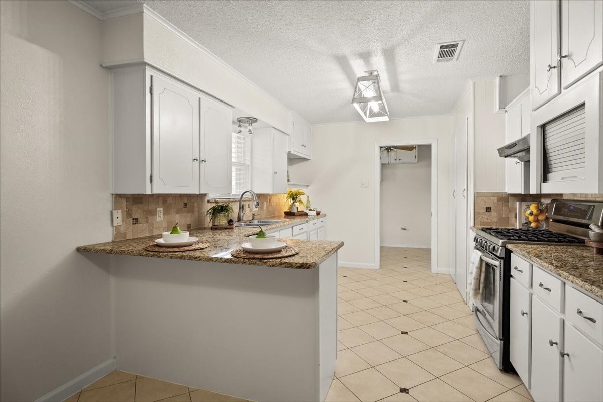 4013 Golden Oaks Drive