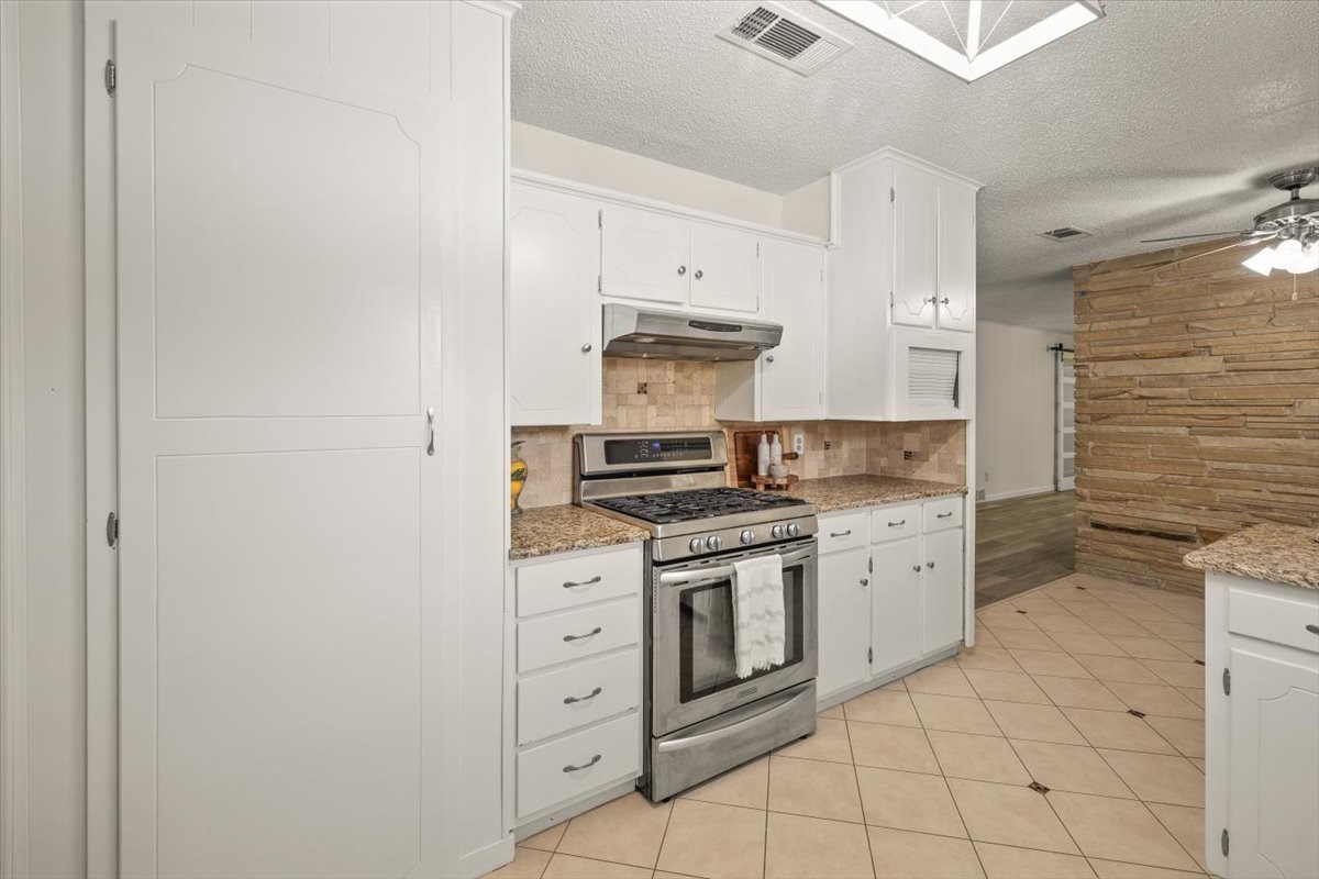 4013 Golden Oaks Drive