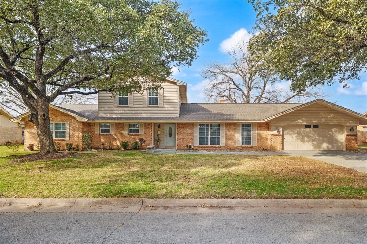 4013 Golden Oaks Drive