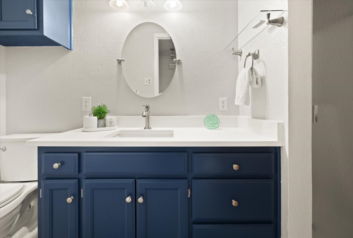 4013 Golden Oaks Drive