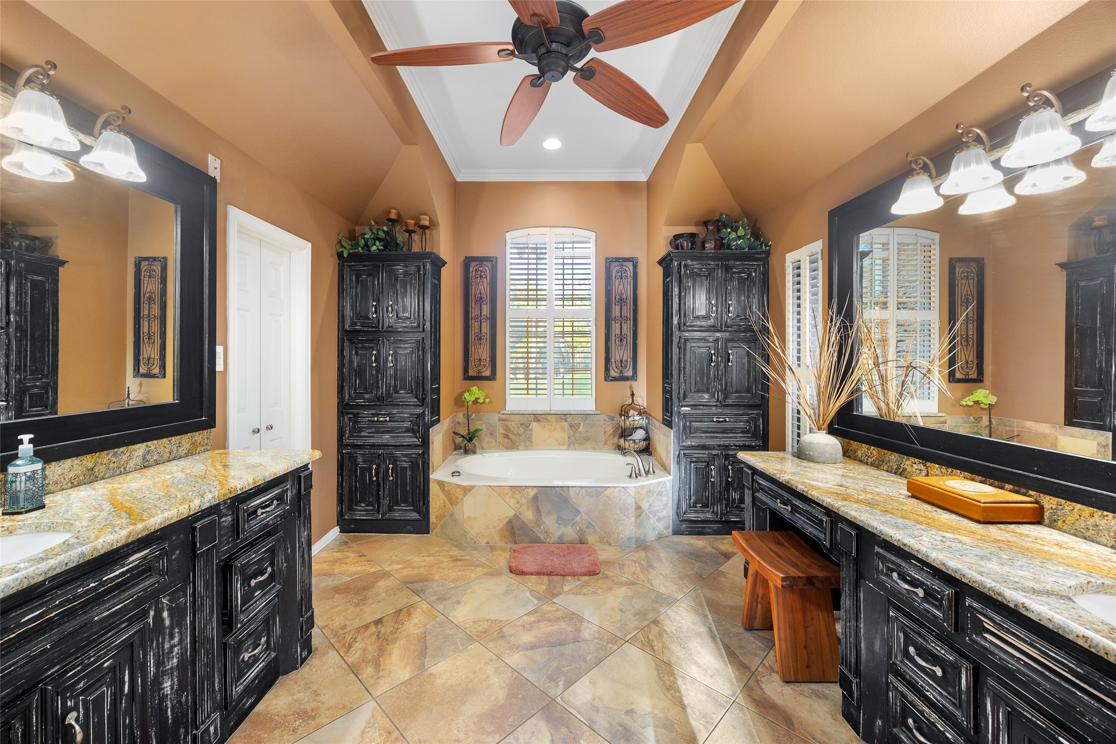 5000 Bridgewater Drive