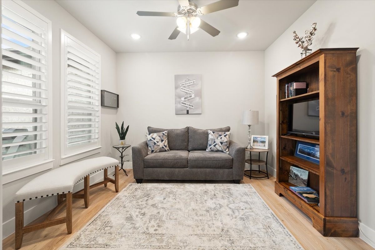 2503 Nueva Way