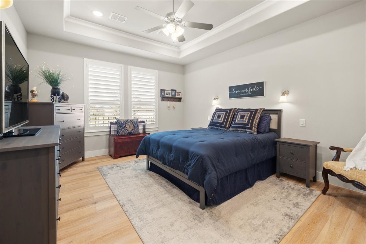 2503 Nueva Way