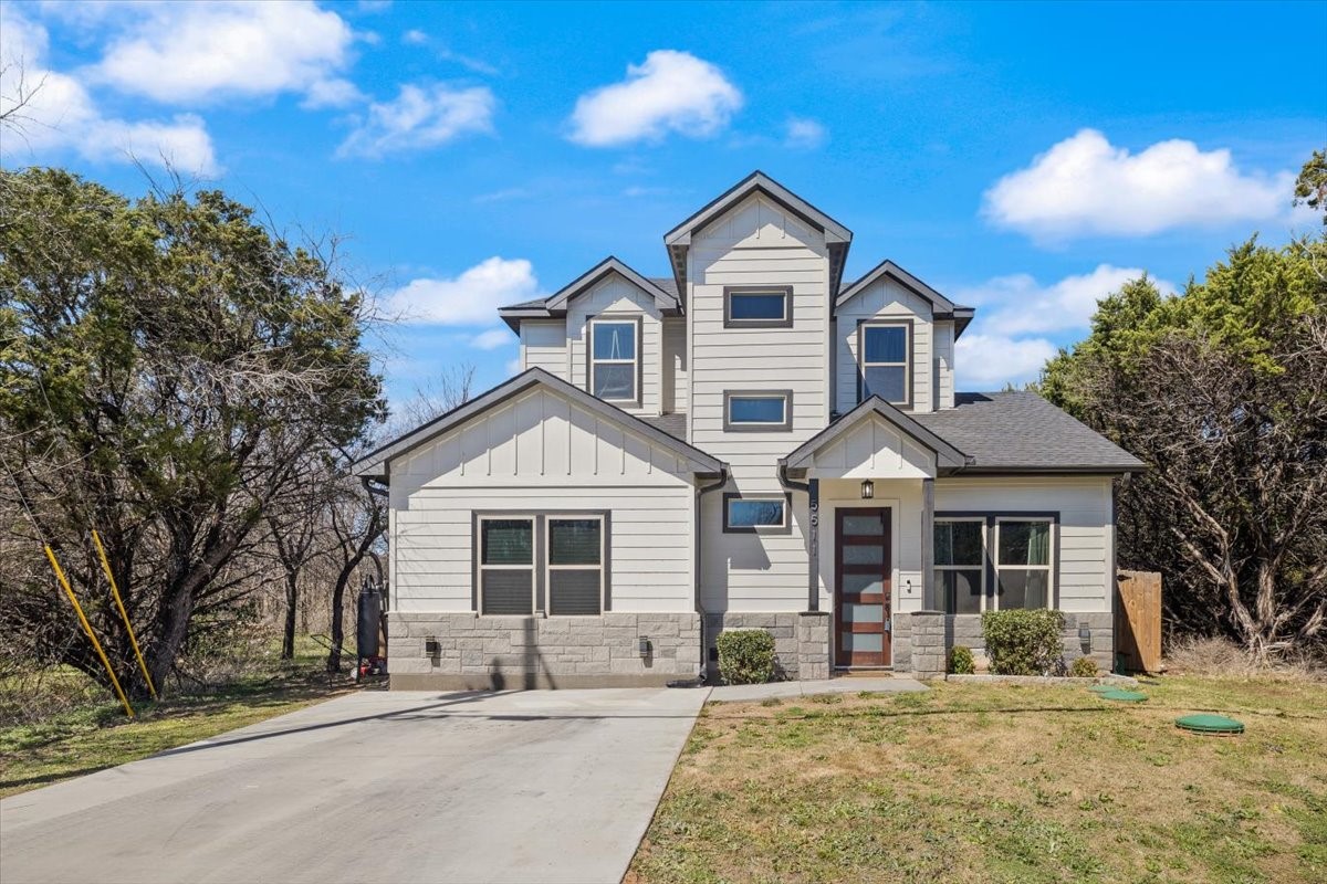 5511 Black Pine Circle