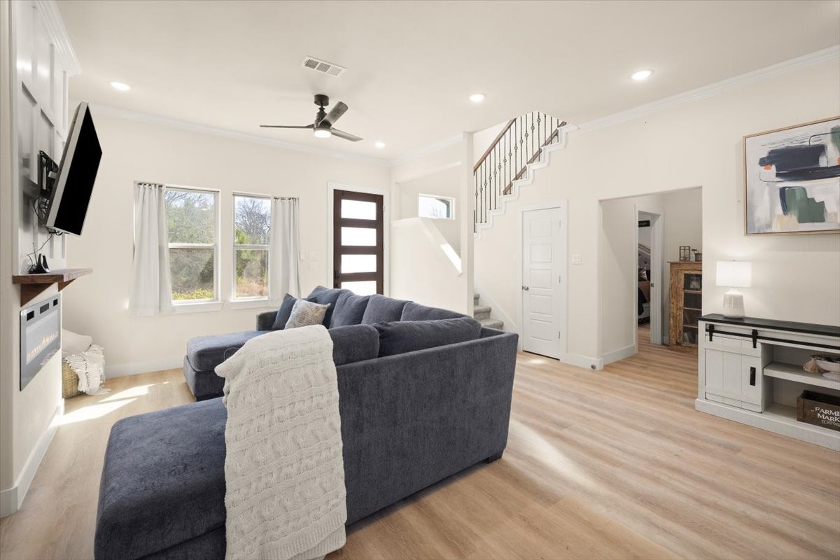 5511 Black Pine Circle