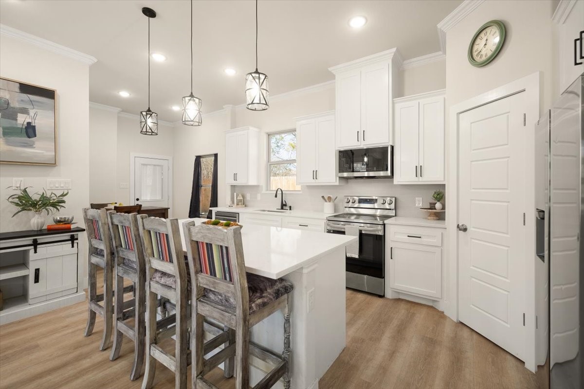 5511 Black Pine Circle