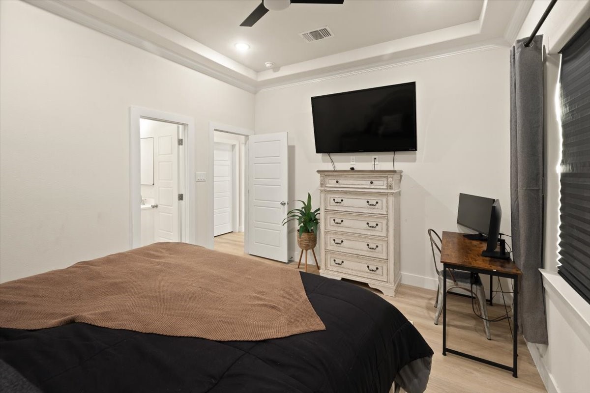 5511 Black Pine Circle