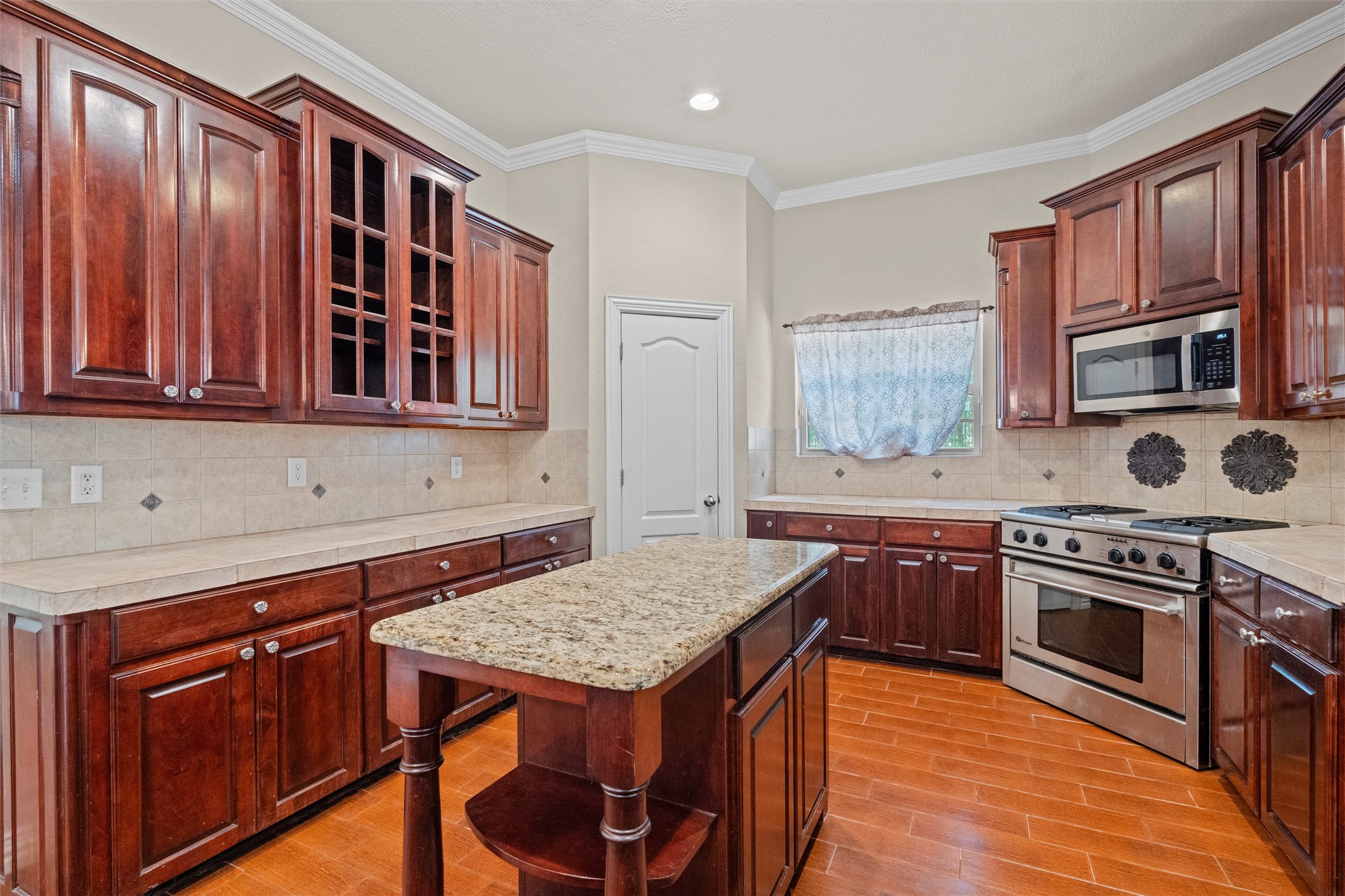 8000 Walnut Drive