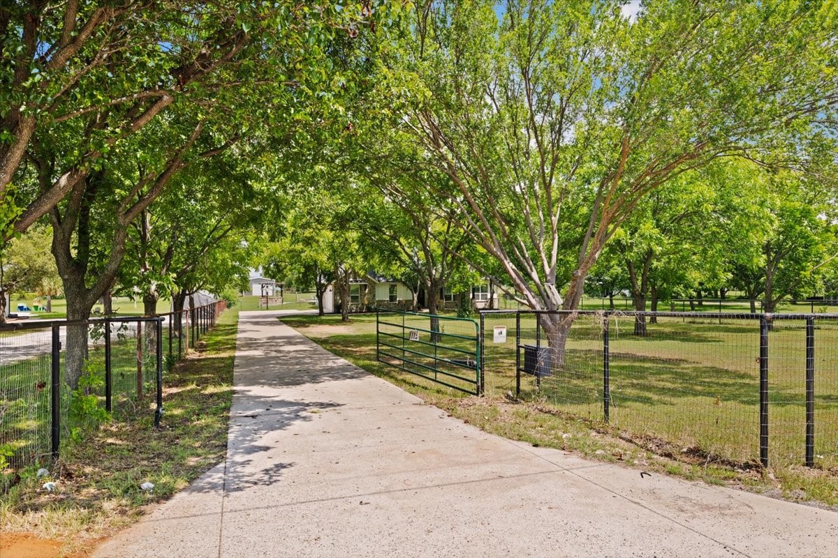 7773 Berry Road