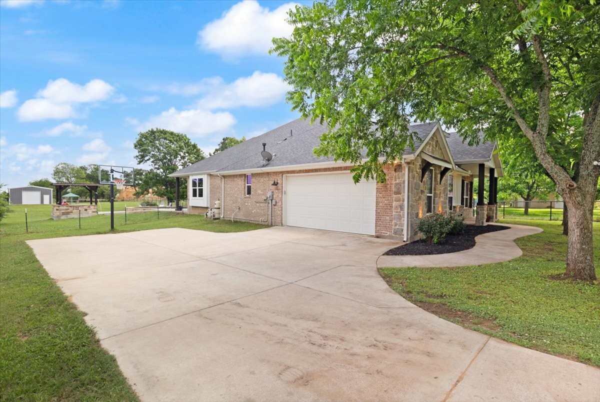 7773 Berry Road