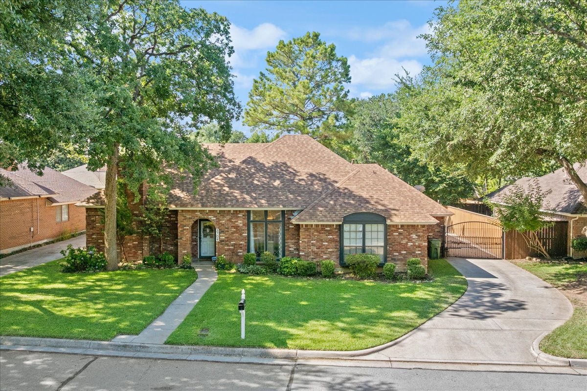 3709 Danbury Drive