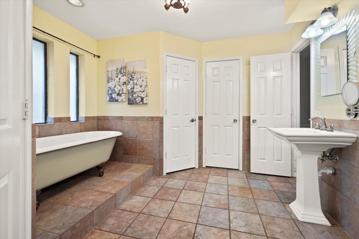 107 Buffalo Creek Circle