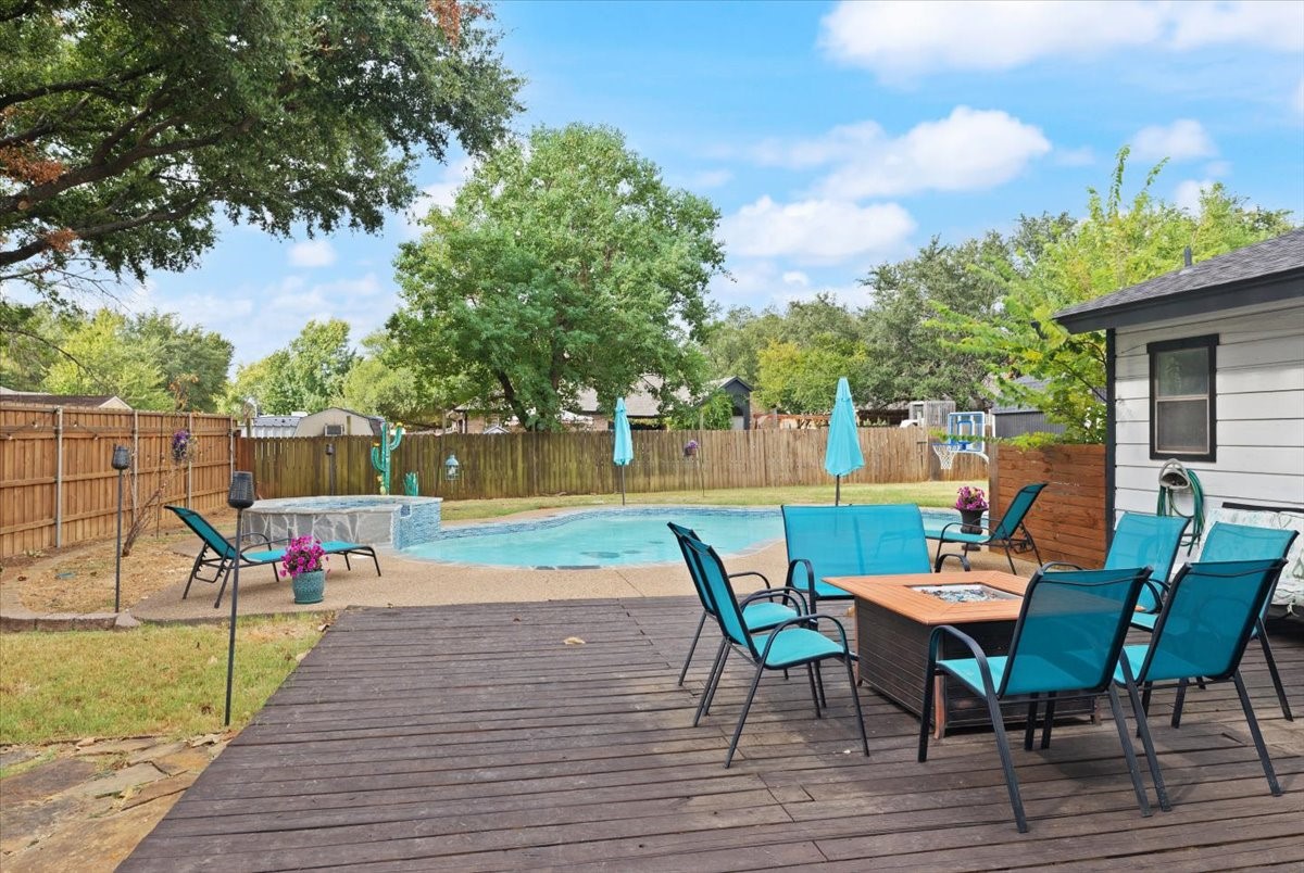104 San Medina Lane