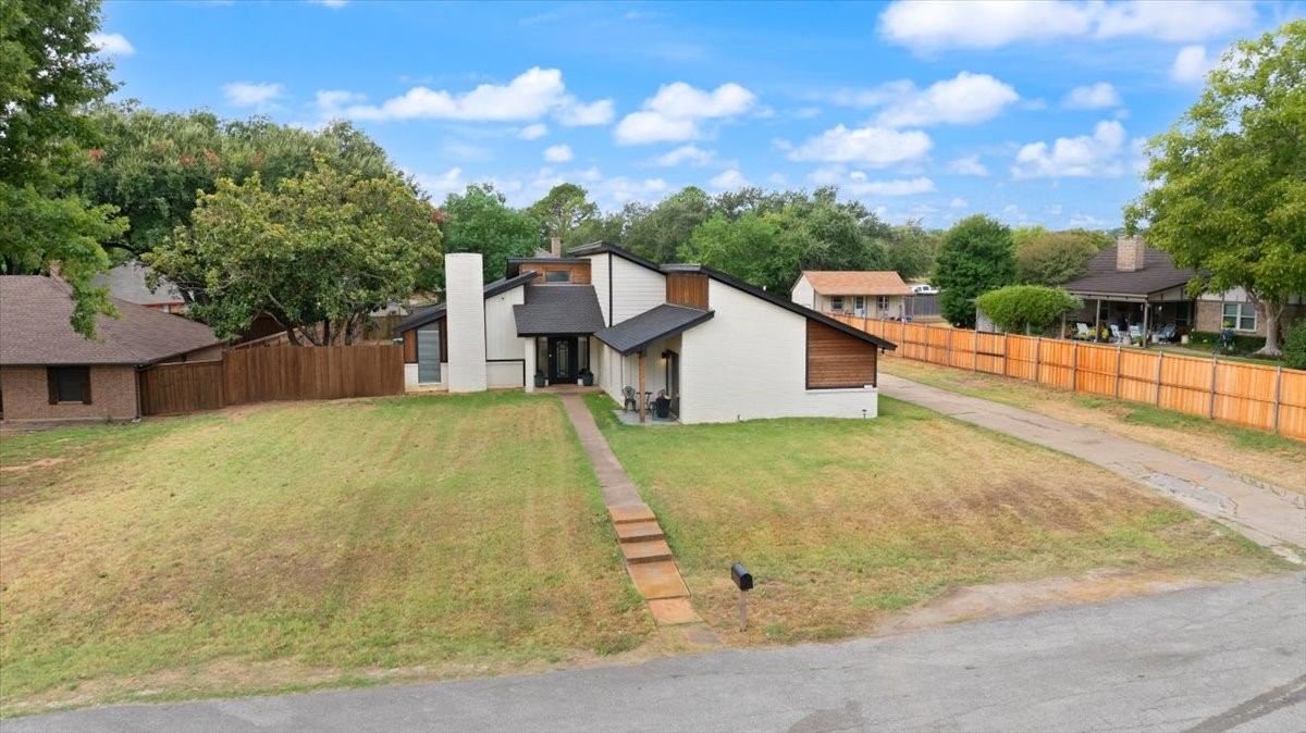 104 San Medina Lane