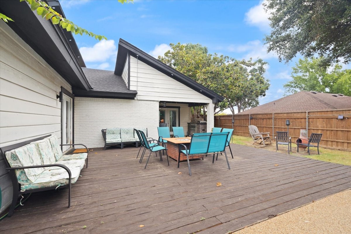104 San Medina Lane