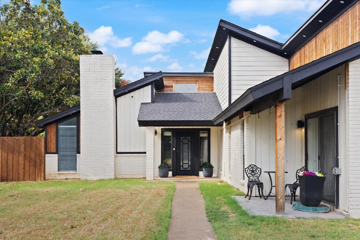 104 San Medina Lane