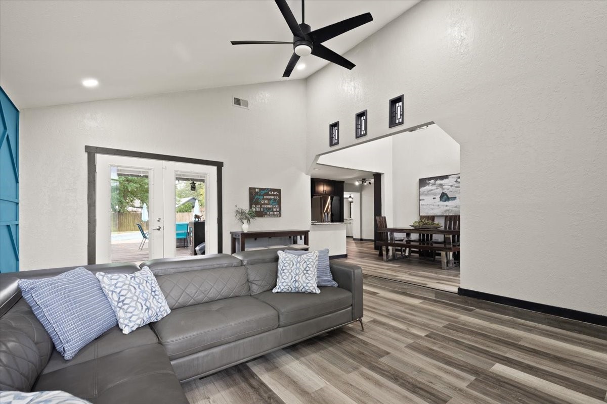 104 San Medina Lane