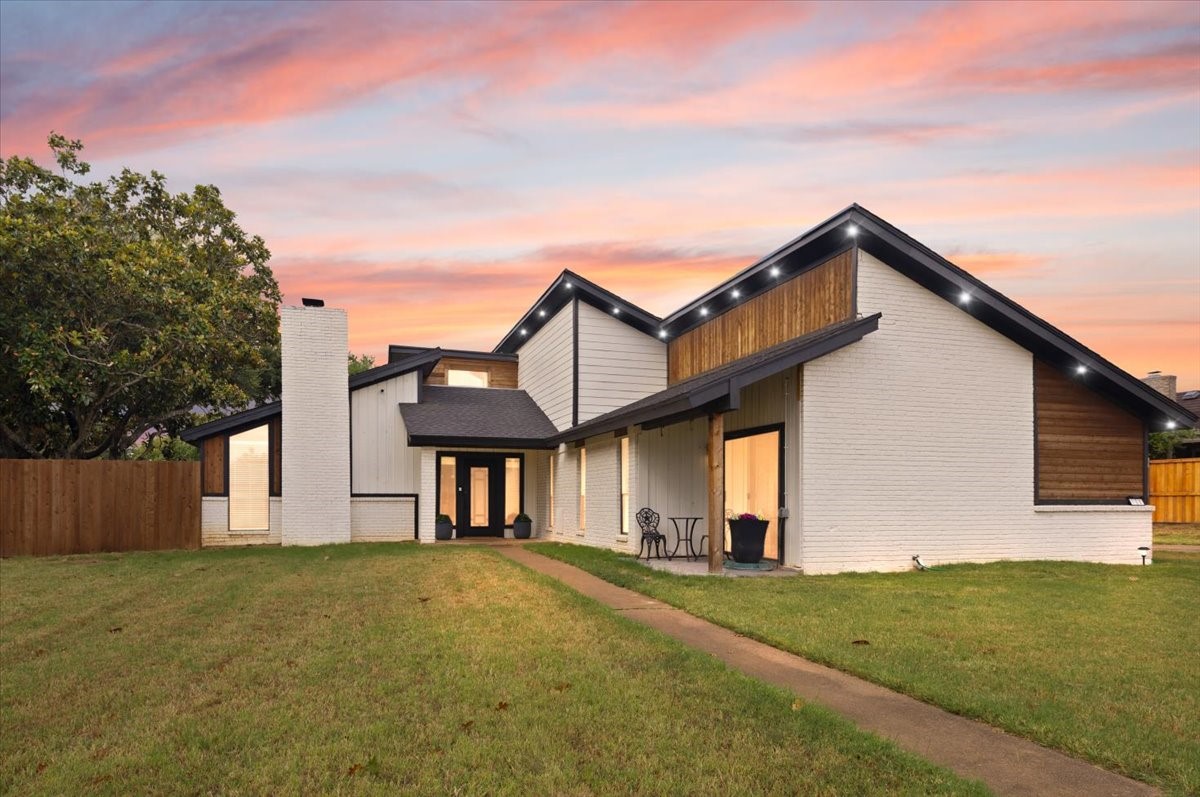104 San Medina Lane